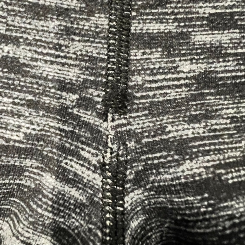 Lululemon exquisite crop dramatic static white black / black - Picture 14 of 14